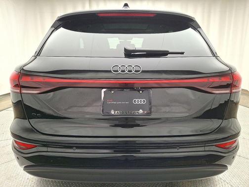 2025 Audi Q6 e-tron Premium Plus quattro