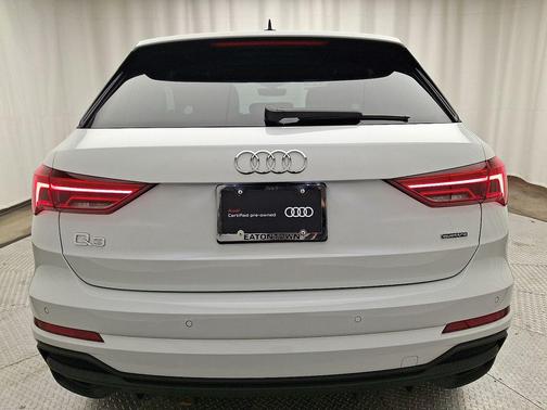 2025 Audi Q3 Premium 45 TFSI S line quattro Tiptronic