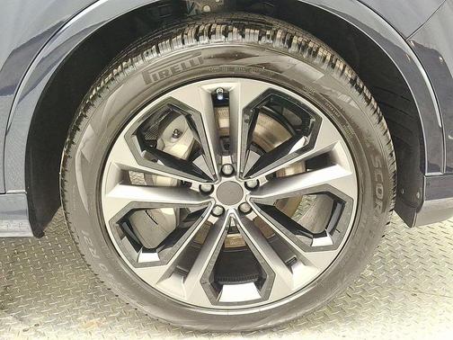 2026 Audi Q7 55 Premium Plus