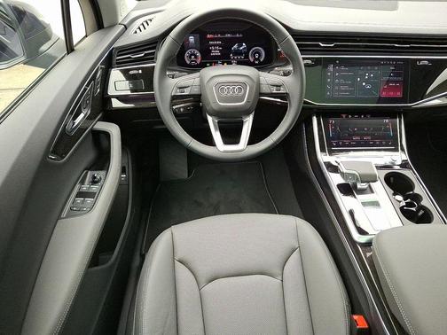 2026 Audi Q7 55 Premium Plus
