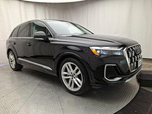 2025 Audi Q7 55 Premium Plus