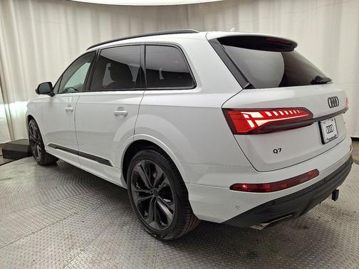2026 Audi Q7 55 Premium Plus