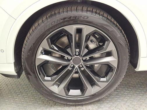 2026 Audi Q7 55 Premium Plus