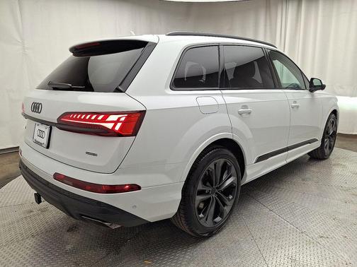 2026 Audi Q7 55 Premium Plus