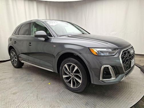 2023 Audi Q5 45 S line Premium Plus