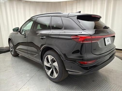 2025 Audi Q6 e-tron Premium Plus quattro