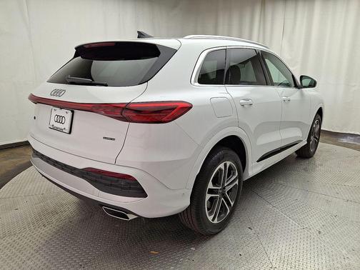 2025 Audi Q5 Premium
