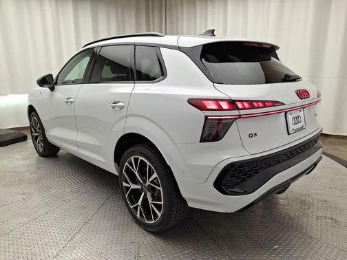 Glacier White Metallic 2026 Audi Q3 S line