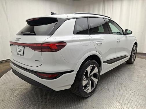 2025 Audi Q6 e-tron Premium quattro