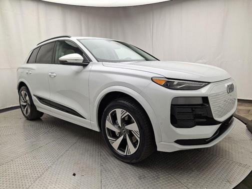 2025 Audi Q6 e-tron Premium quattro