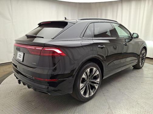 Mythos Black Metallic 2026 Audi Q8 55 Premium Plus