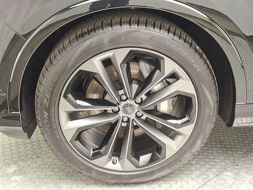 Black 2026 Audi Q7 55 Premium Plus