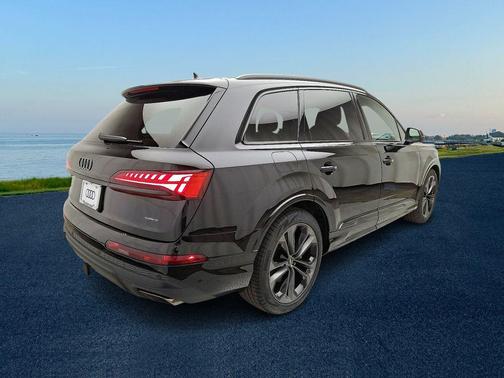 Mythos Black Metallic 2026 Audi Q7 55 Premium Plus