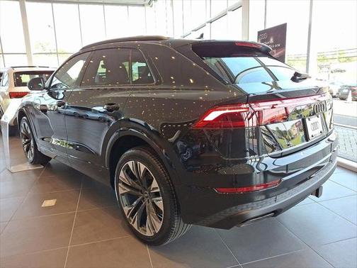 2025 Audi Q8 55 Premium