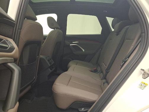 Arkona White 2026 Audi Q5 Premium TFSI quattro S tronic
