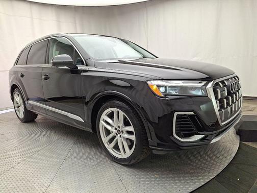 2025 Audi Q7 55 Premium Plus
