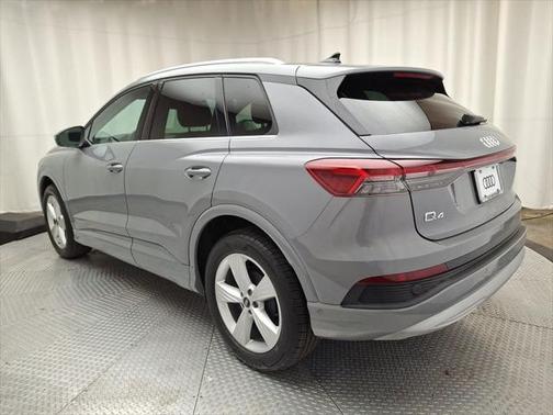 2022 Audi e-tron Premium Plus