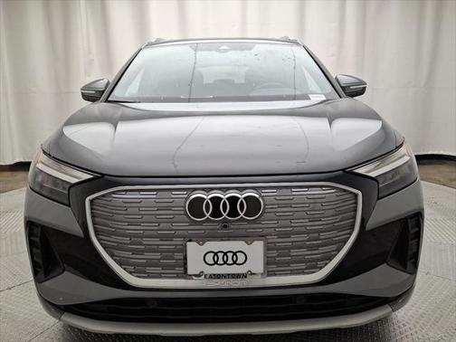 2022 Audi e-tron Premium Plus