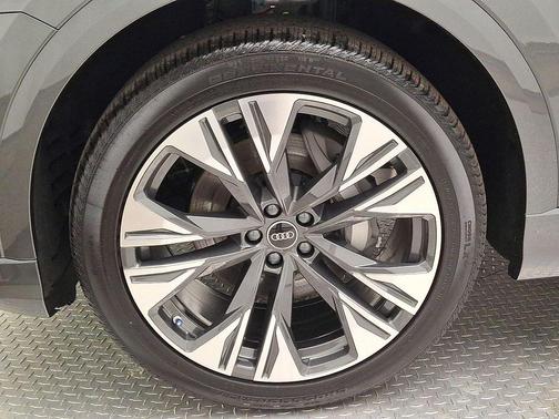 2026 Audi Q8 55 Premium Plus