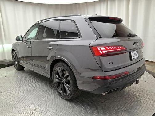 2025 Audi Q7 55 Premium Plus
