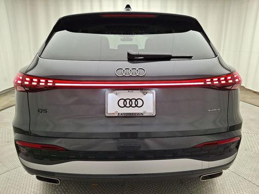 Tambora Gray Metallic 2025 Audi Q5 Premium TFSI quattro S tronic