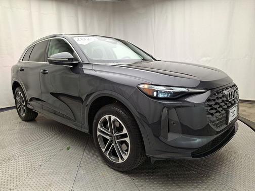 Tambora Gray Metallic 2025 Audi Q5 Premium TFSI quattro S tronic