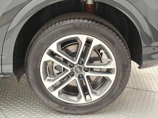 2025 Audi Q5 Premium