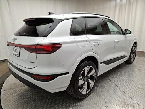 2025 Audi Q6 e-tron Premium Plus quattro