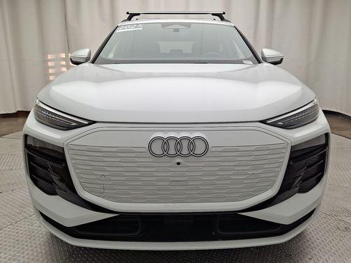 2025 Audi Q6 e-tron Premium Plus quattro