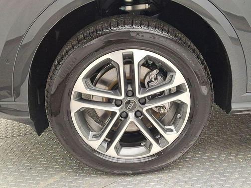 2025 Audi Q5 Premium TFSI quattro S tronic