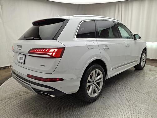 2025 Audi Q7 55 Premium