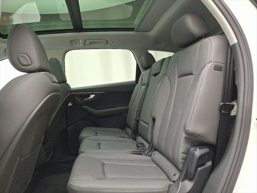 2025 Audi Q7 55 Premium