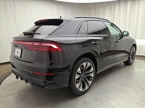 2025 Audi Q8 55 Premium Plus