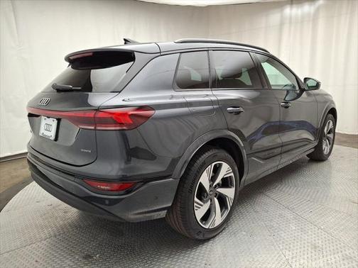2025 Audi Q6 e-tron Premium Plus quattro
