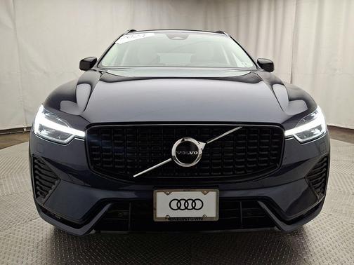 Denim Blue Metallic 2024 Volvo XC60 B5 Core Dark Theme
