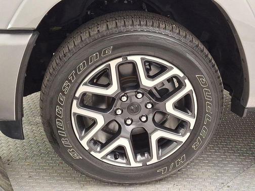 Billet Silver Metallic Clearcoat 2025 RAM 1500 Laramie