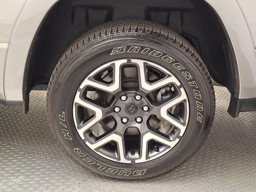 Billet Silver Metallic Clearcoat 2025 RAM 1500 Laramie