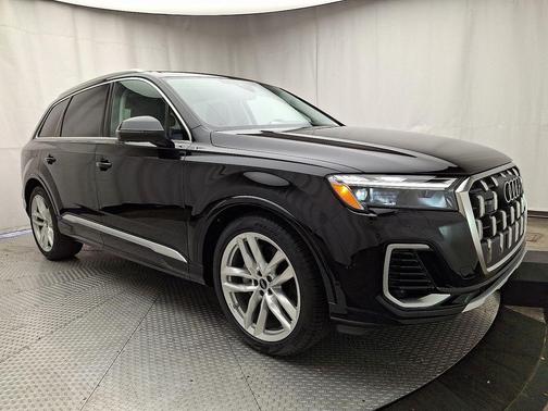 2025 Audi Q7 55 Premium Plus