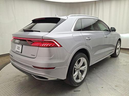 2022 Audi Q8 55 Premium