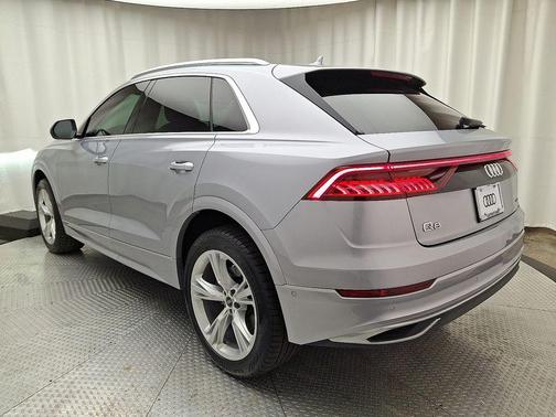 2022 Audi Q8 55 Premium