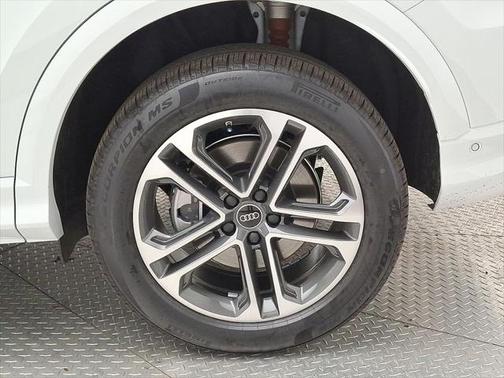 2025 Audi Q5 Premium