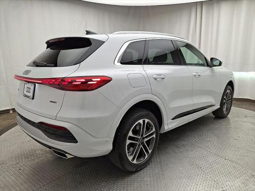 2025 Audi Q5 Premium