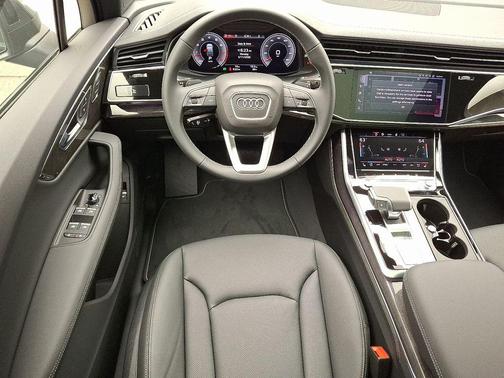 Samurai Gray Metallic 2026 Audi Q7 55 Premium Plus