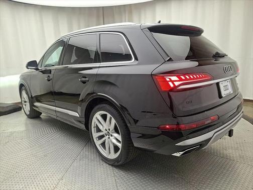 2025 Audi Q7 55 Premium Plus