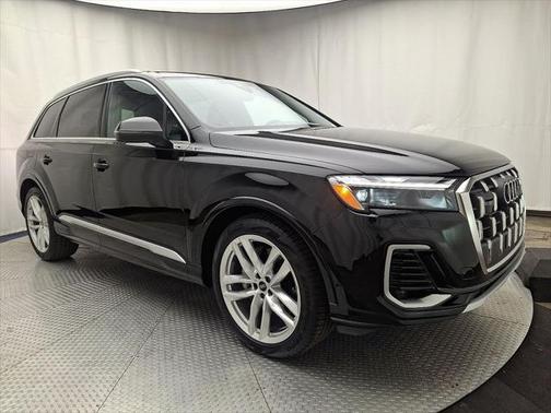 2025 Audi Q7 55 Premium Plus