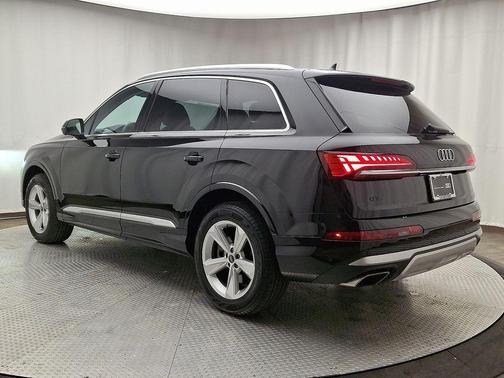 2025 Audi Q7 55 Premium