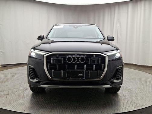 2025 Audi Q7 55 Premium