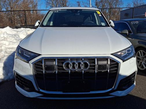 2023 Audi Q7 55 Premium Plus