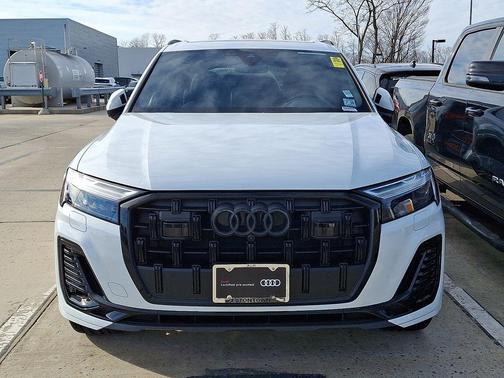 2025 Audi Q7 45 Premium
