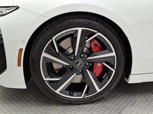 2025 Audi S6 e-tron Premium Plus